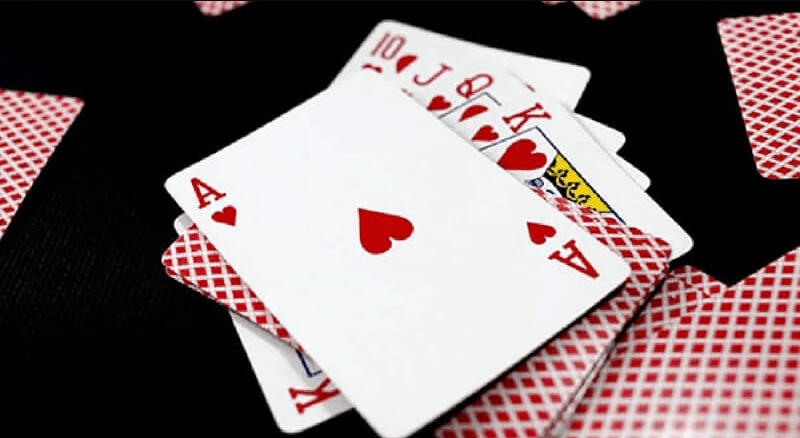 Mẹo chơi Sâm Lốc giúp game thủ chinh phục mọi ván bài 4 Áp dụng mẹo chơi Sâm Lốc gấp thếp